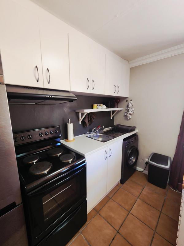 To Let 1 Bedroom Property for Rent in Vierlanden Western Cape